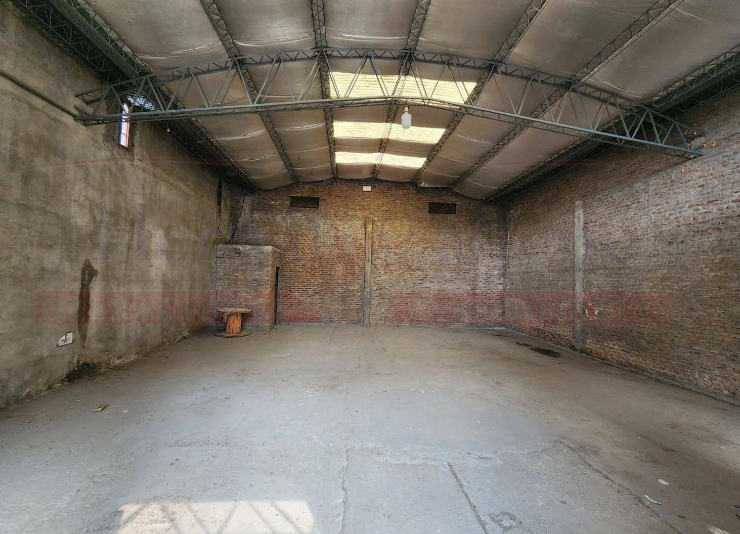 GALPÓN DE 100 M² SOBRE TERRENO DE 2.000 M²