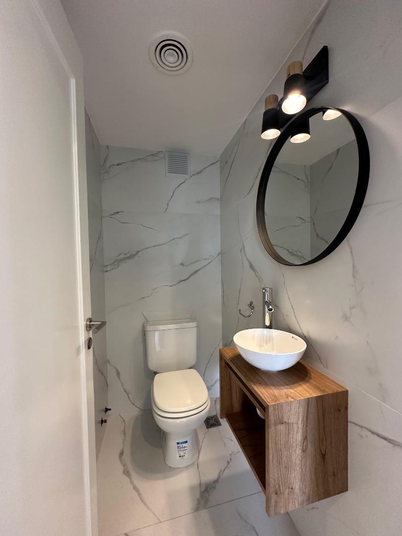 Depto 4 AMB a la calle c/ balcón terraza y cochera