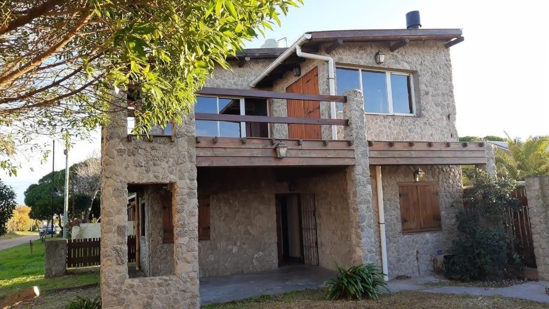 Venta Casa en Lote Propio - Mar de Cobo
