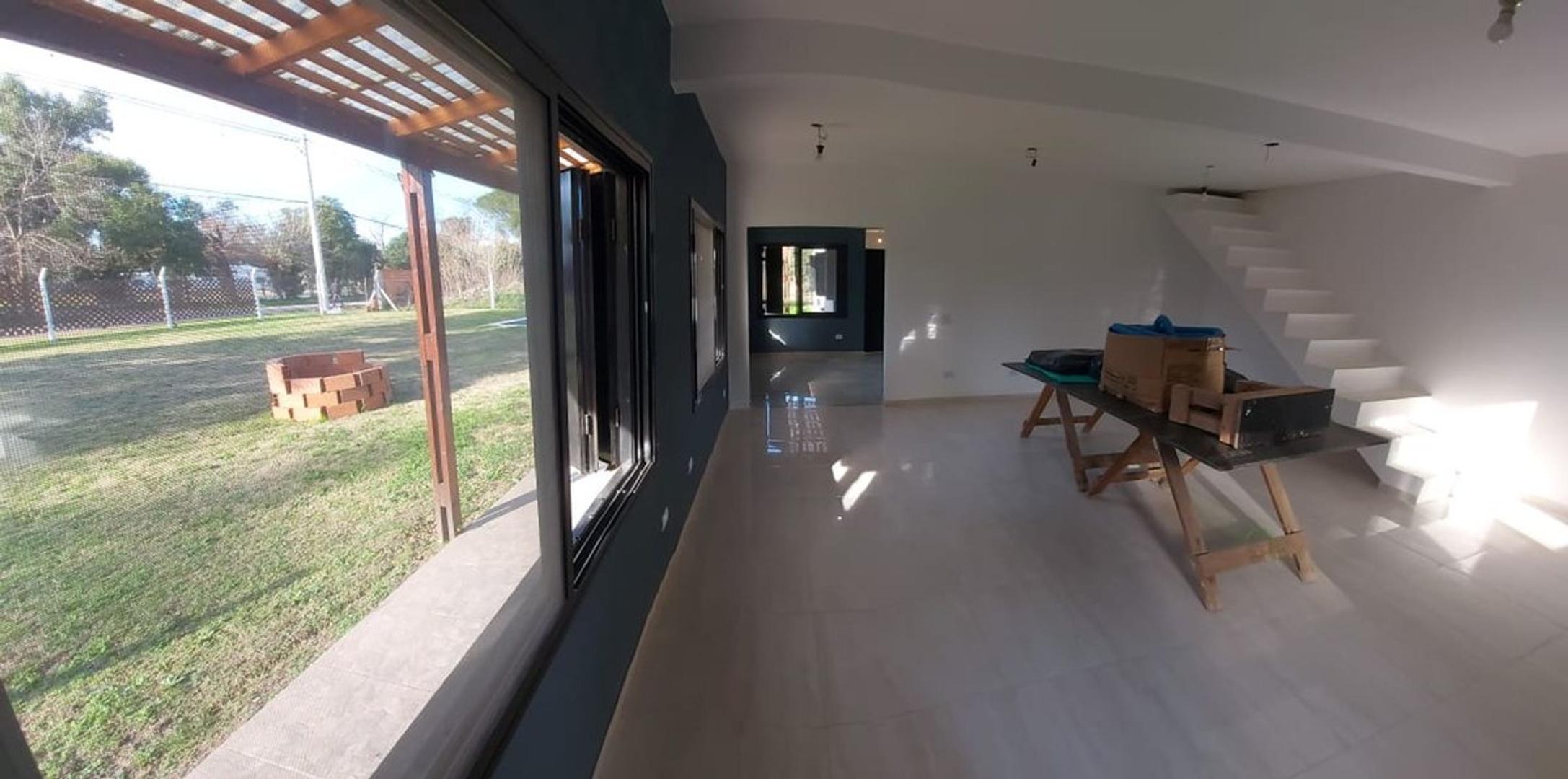 VENTA CASA A ESTRENAR PILETA LA REJA PERMUTA