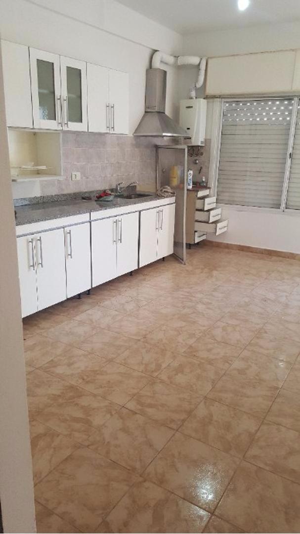 DEPTO EN VENTA L.M.CAMPOS 1800 BERNAL OESTE