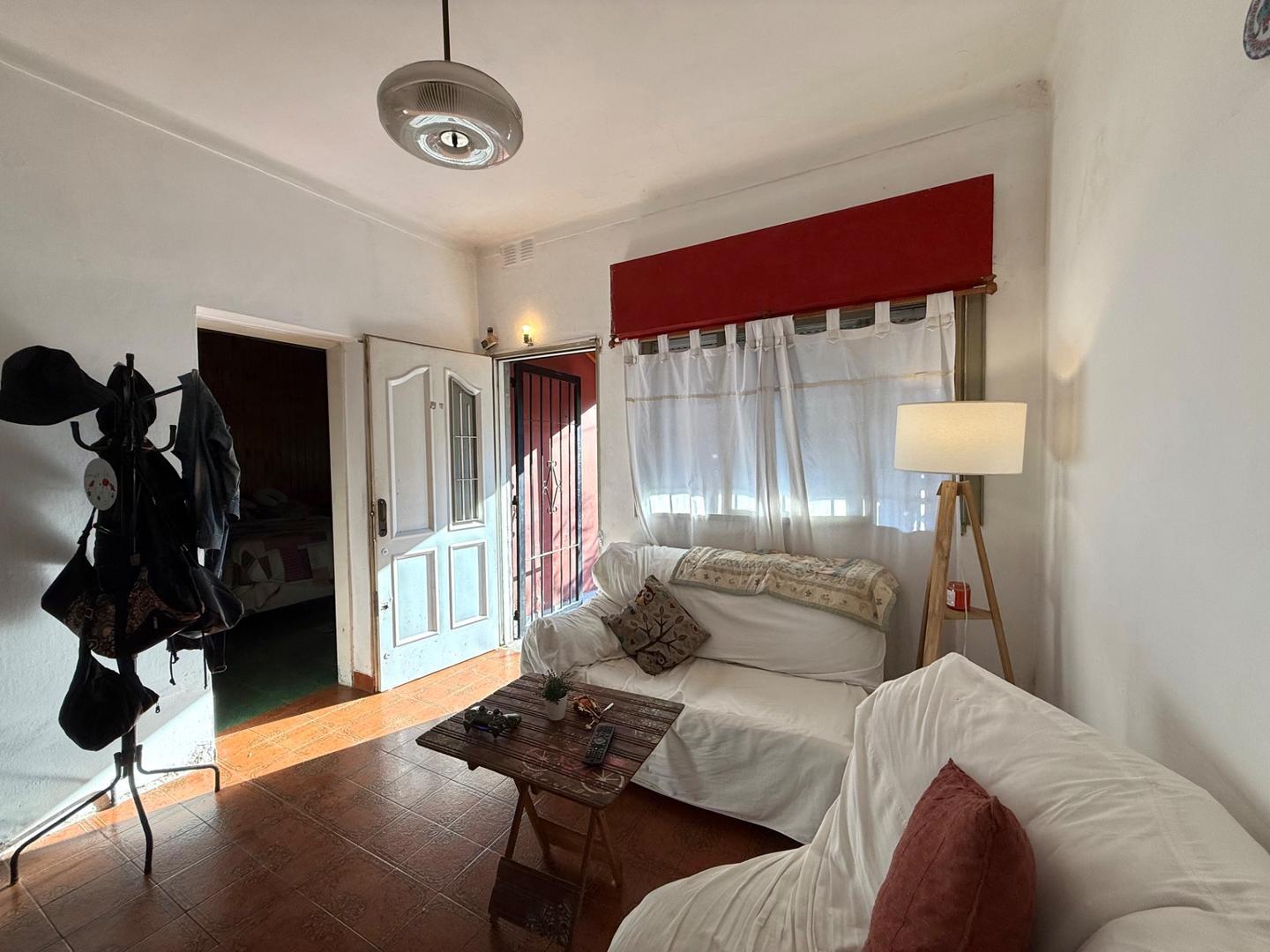 Casa 3 ambientes con 1 baño