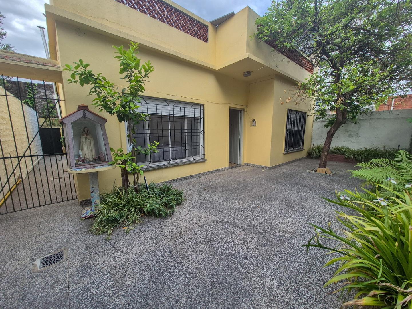 VENTA DEPARTAMENTOTIPO CASA DE 3 AMBIENTES EN WILDE