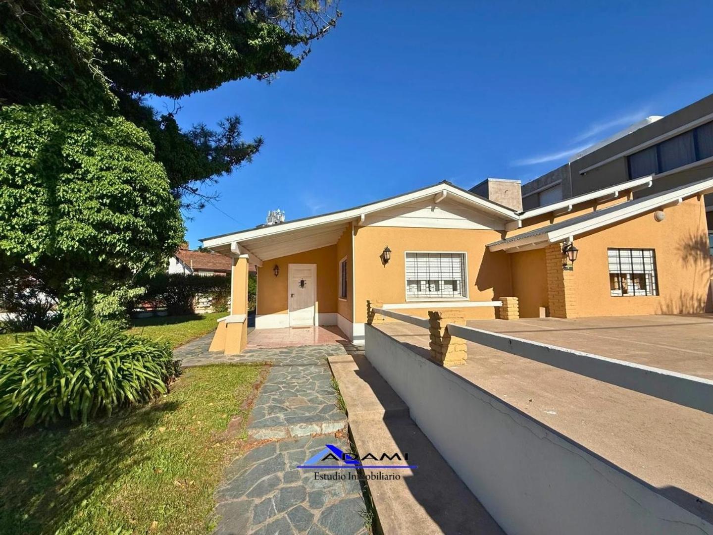 Chalet 5 ambientes alquiler temporario - Villa Gesell