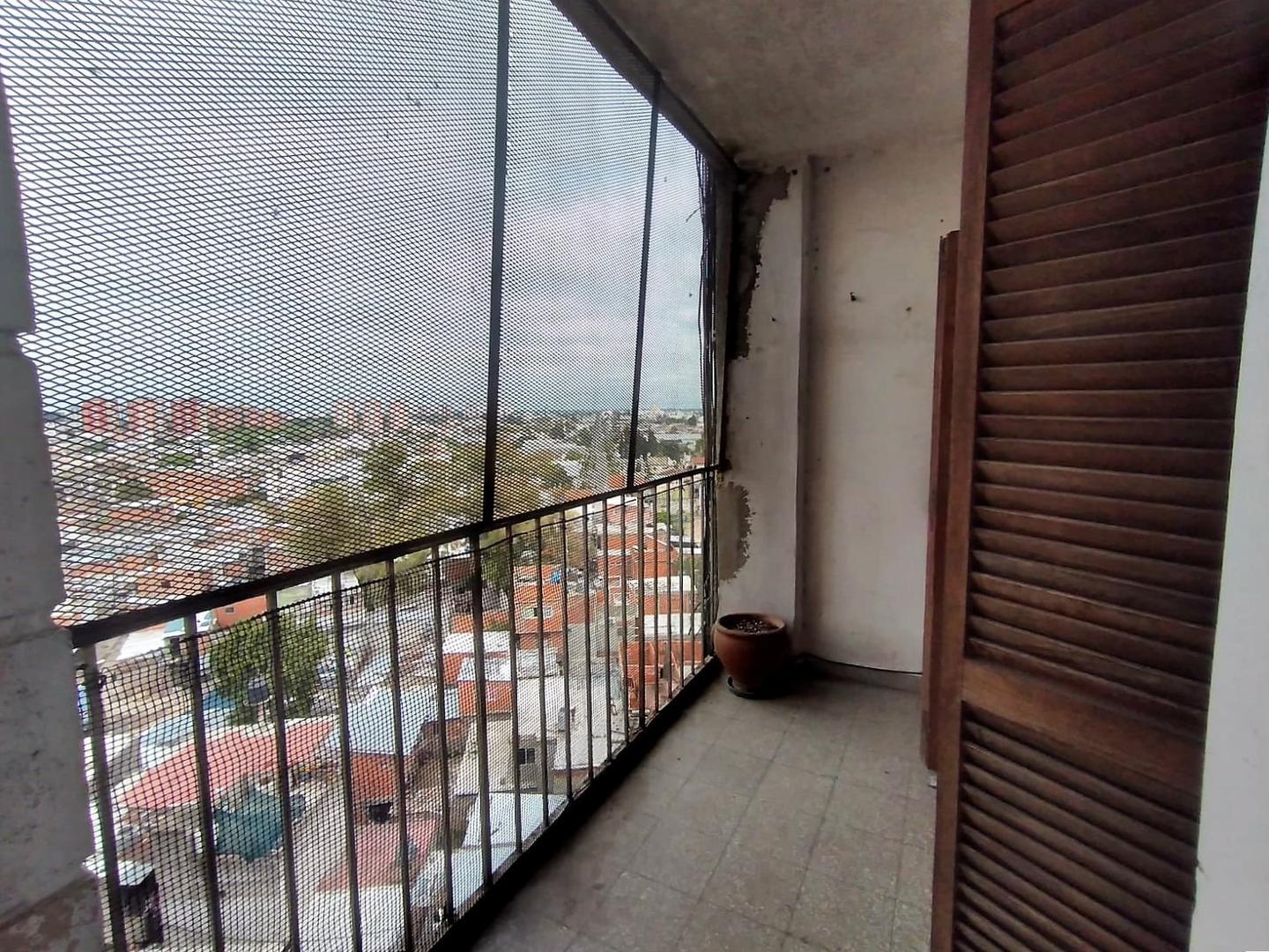 Av. Gral. Paz 15255 , Piso 8