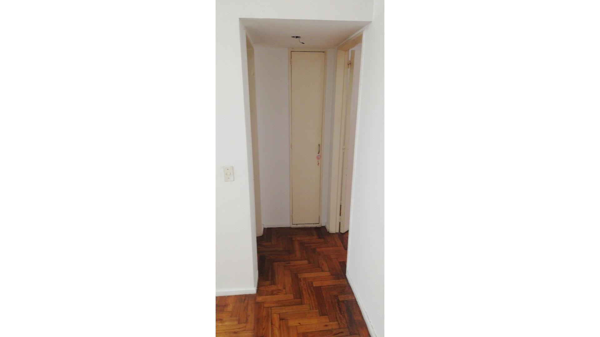 2 AMB COLEGIALES S/MUEBLES