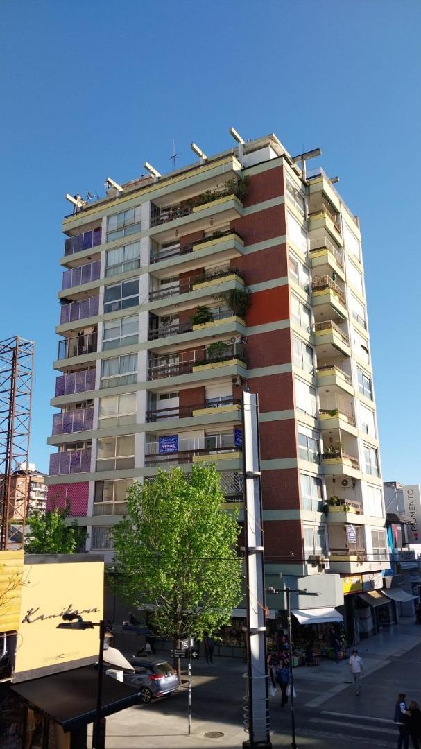 SEMIPISO DE 3 AMBIENTES CON DEPENDENCIA - EXCELENTES VISTAS