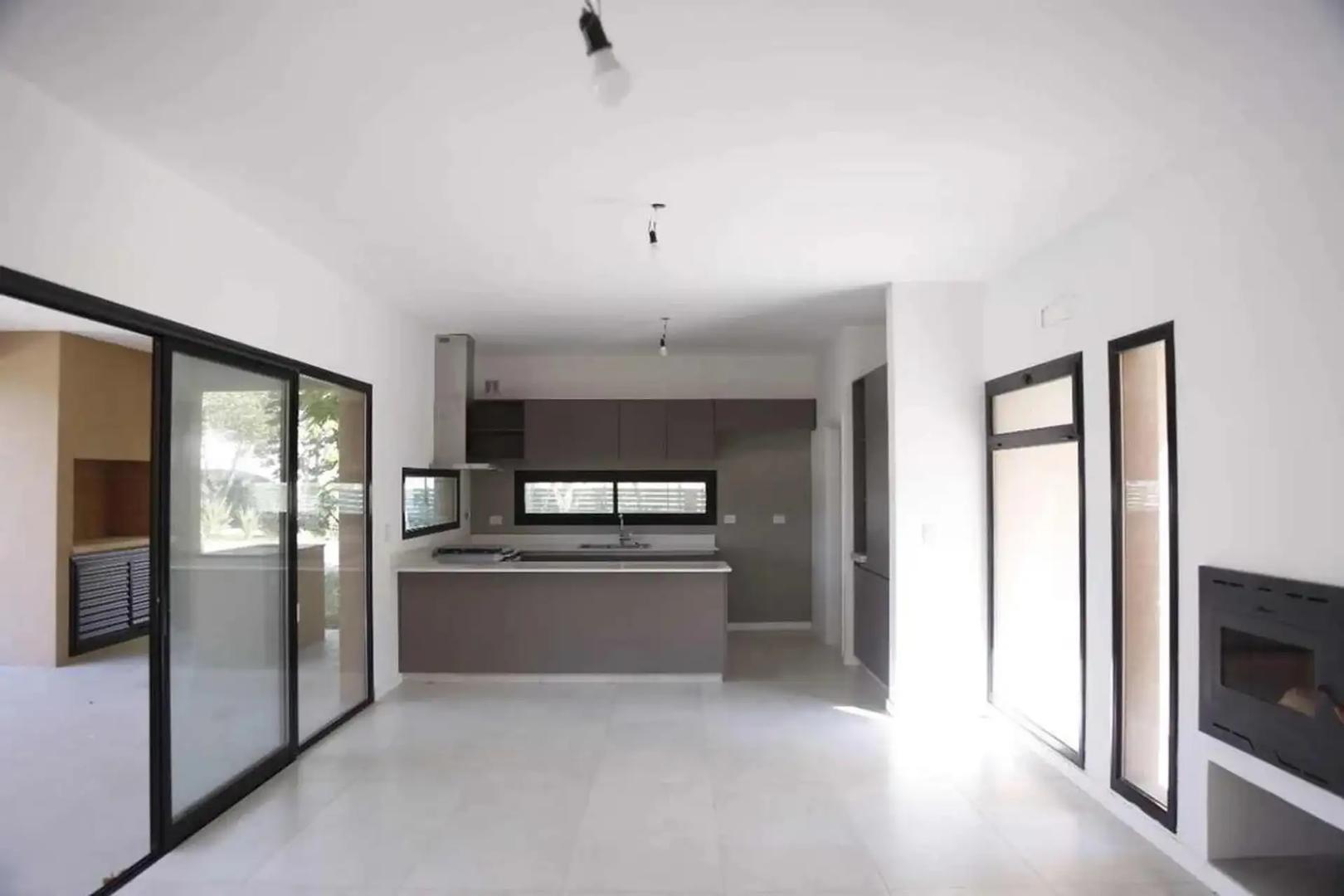 CASA EN VENTA HARAS DEL SUR II TODA EN PLANTA BAJA 3 DORMITO