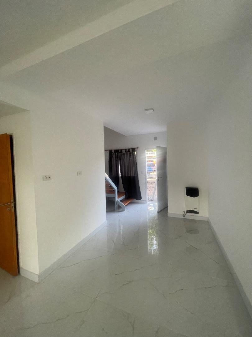 Depto Tipo Casa en Venta en Merlo, USD 67.000