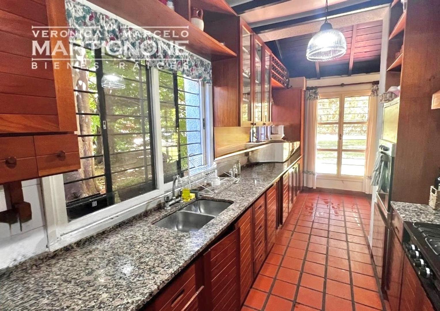 6 Has Con Casa En Venta En manzanares, Pilar.