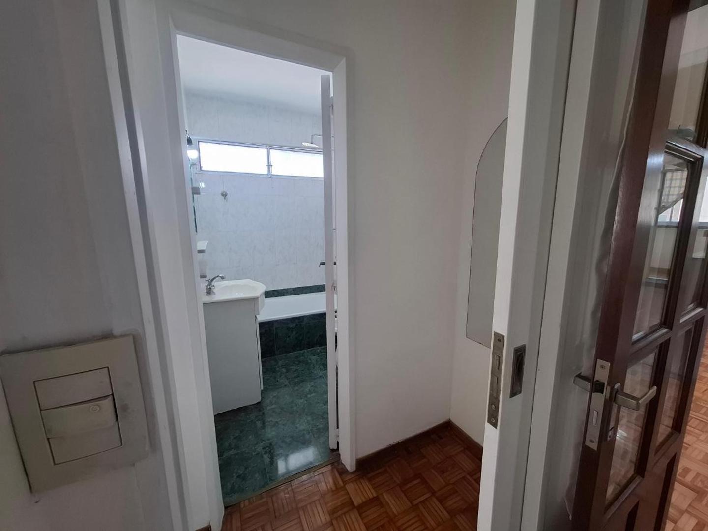 Departamento en Venta en Bernal Oeste, USD 120.000