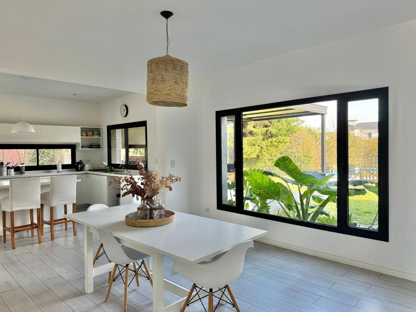 Casa Venta 5 Ambientes en Los Sauces Lote de 1120