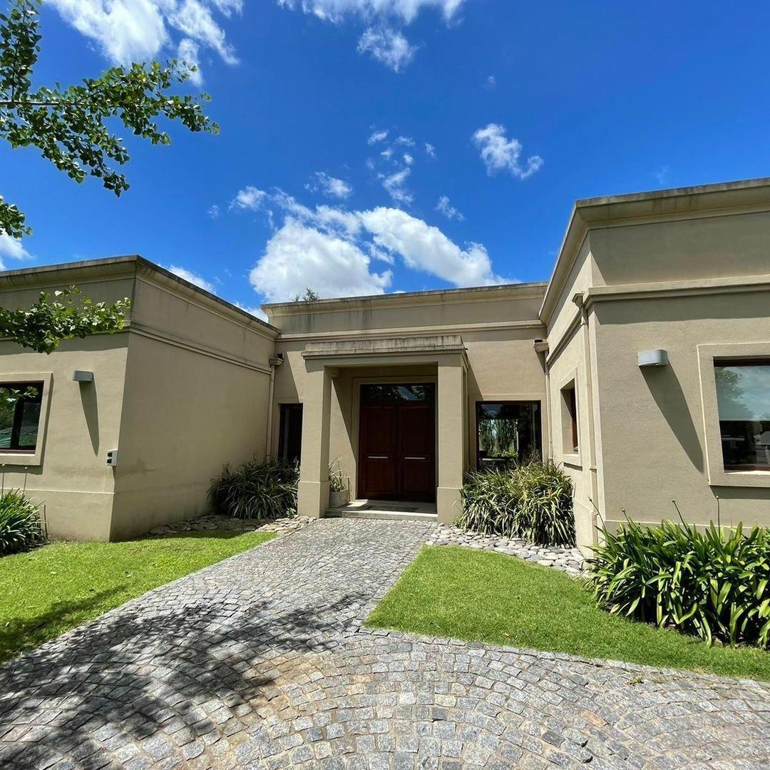 CASA EN VENTA LOS PUENTES LUJAN