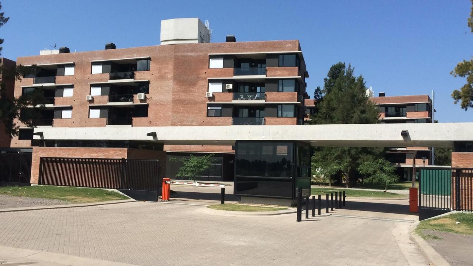 Departamento de 2 dormitorios en Fisherton.