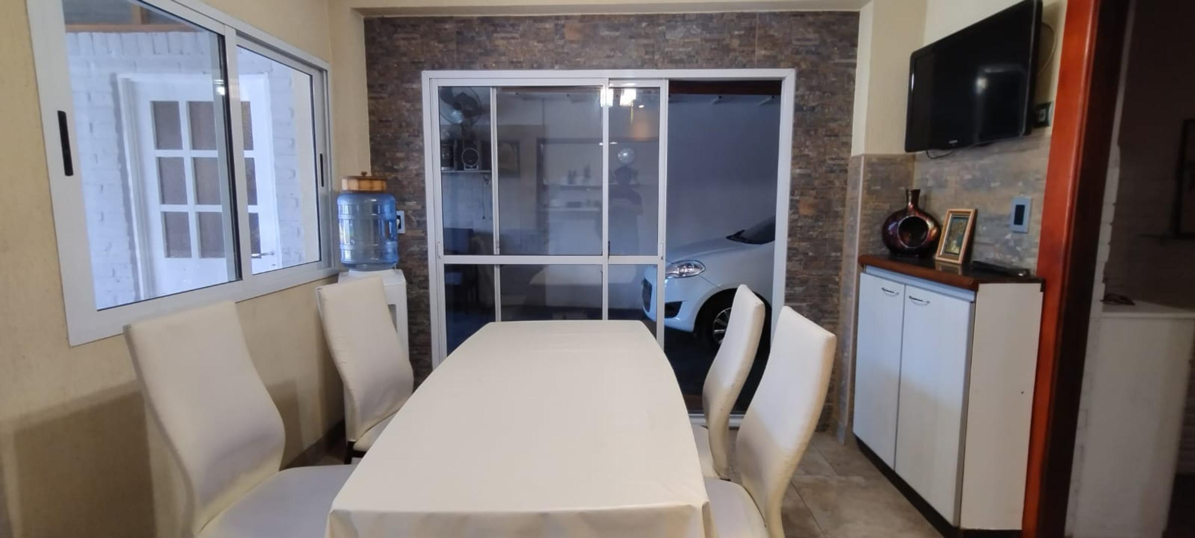 chalet 4 amb + 3 cocheras + pileta/quincho - Villa balleste