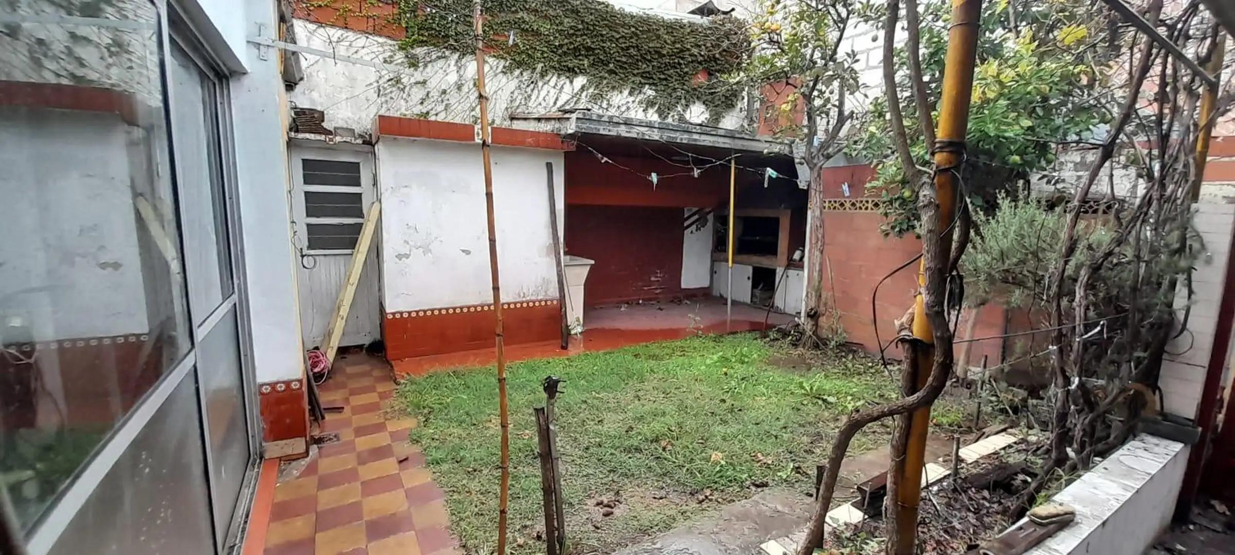 Casa 3 ambientes con 1 baño