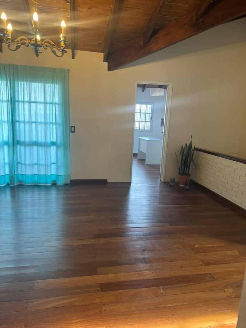 Oficina 4 ambientes con 1 baño