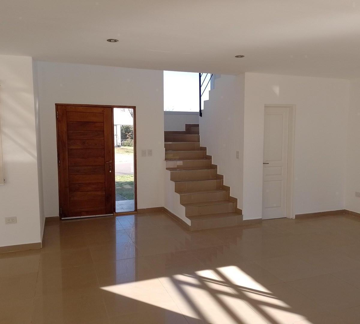 Casa en Alquiler al Oeste