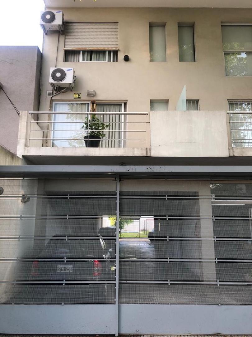 INCREIBLE DUPLEX, COCHERA, BALCON, PILETA,JARDIN Y PARRILLA