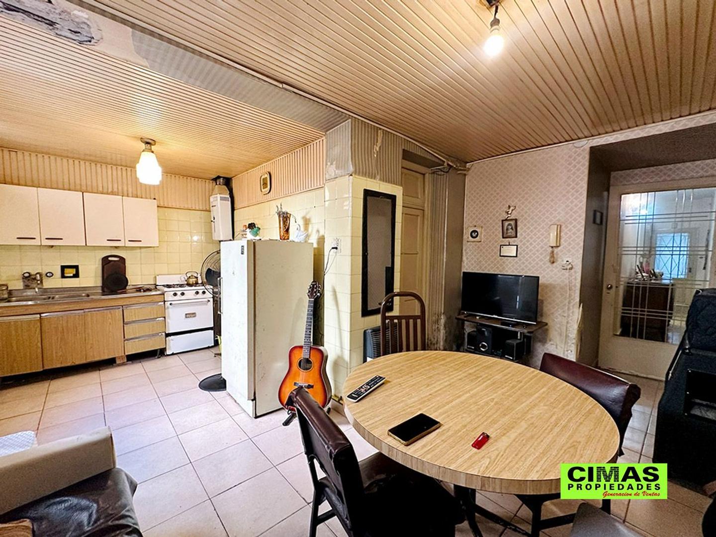 Venta Casa 5 ambientes con cochera