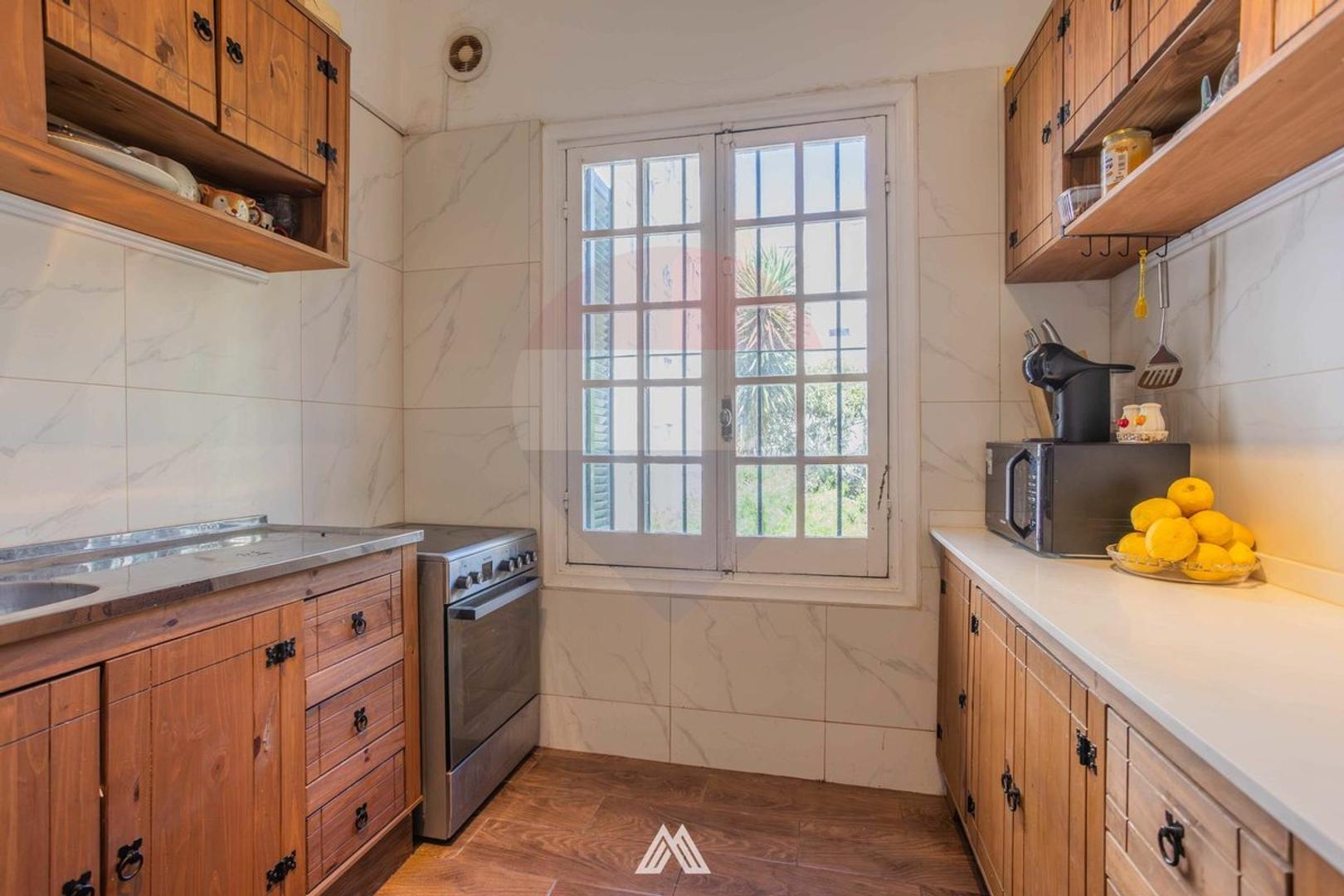 Casa 6 ambientes con 2 baños