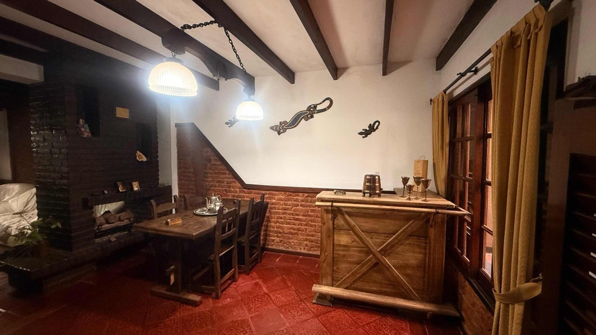 Casa en Venta con 1 cochera