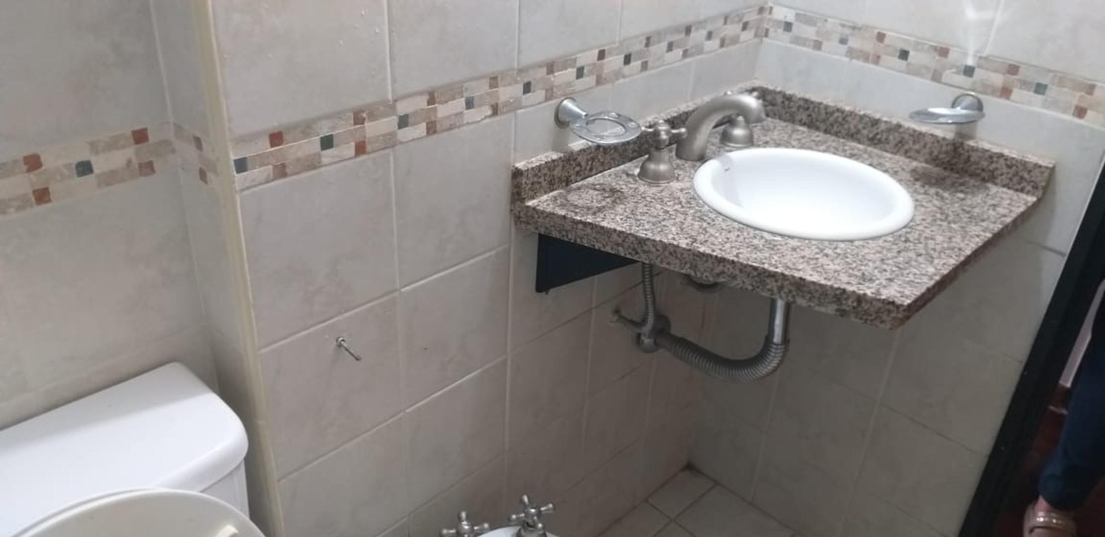 Departamento 3 ambientes con 2 baños