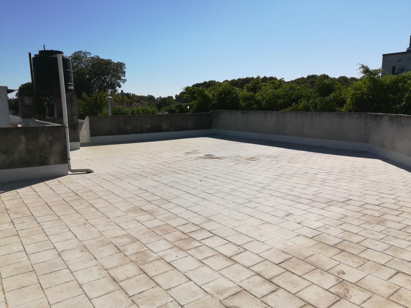 VENTA. Casa PA de 2 dormitorios con terraza exclusiva.