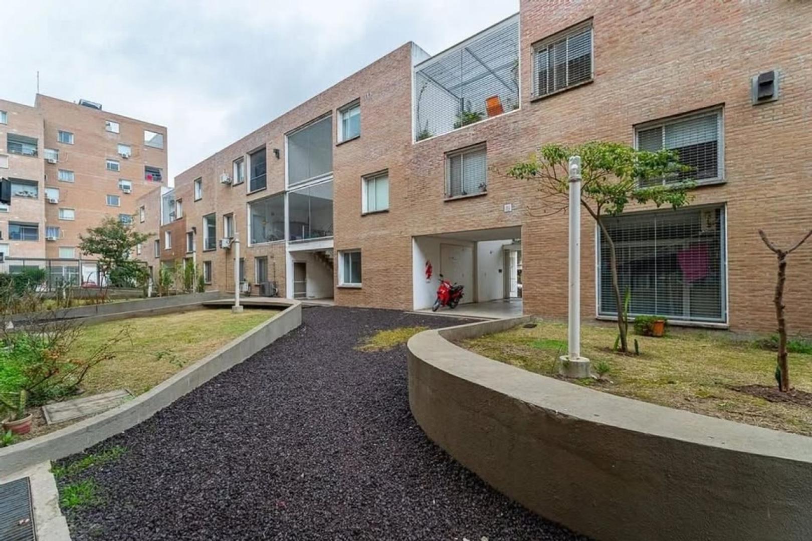 Blas Pareras 883, piso 3, de escalera, Duplex en venta