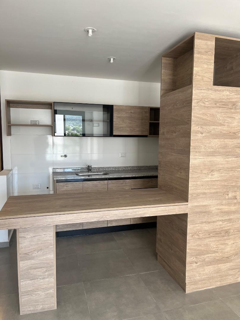 DEPTO EN VENTA DE UN DORM Y COCHERA, VILLA CARLOS PAZ