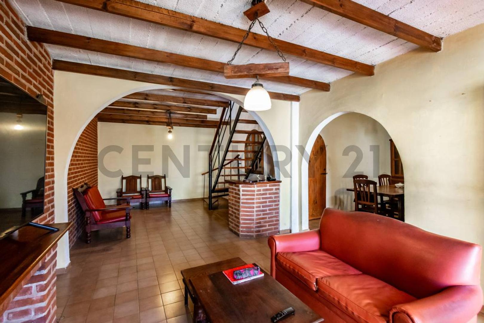 VENTA CASA 5 AMB QUINCHO Y PILETA UBICADO EN SÀENZ PEÑA