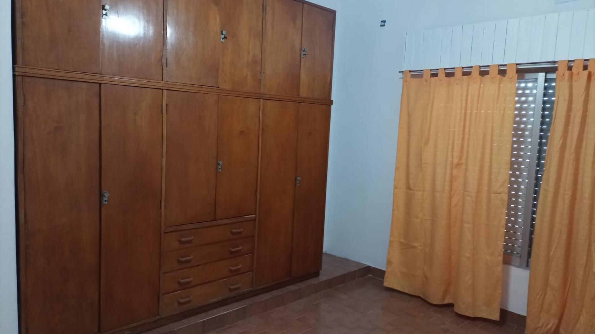Depto Tipo Casa en Alquiler 50 años