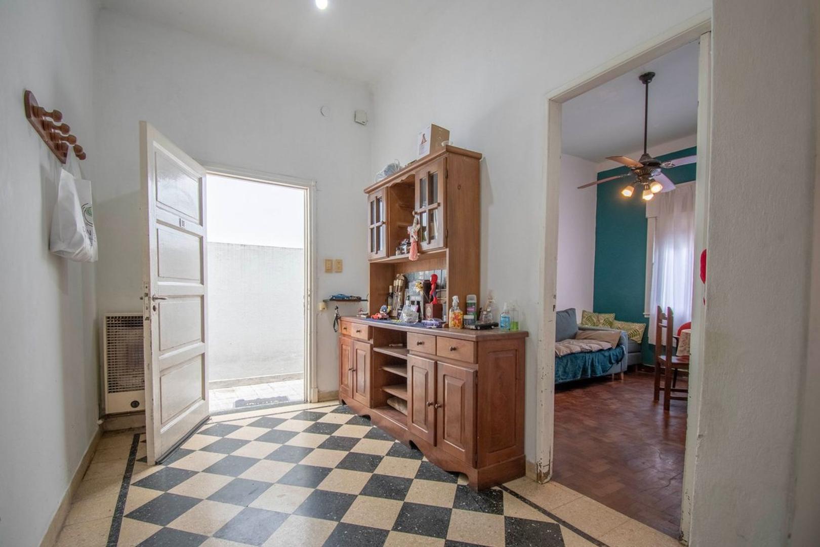 Casa 3 ambientes con 1 baño