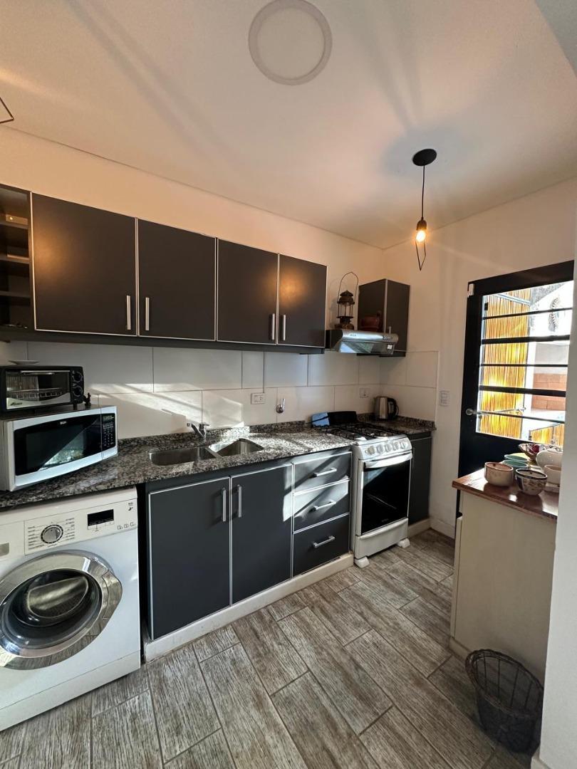 Depto Tipo Casa en Alquiler con 1 cocheras