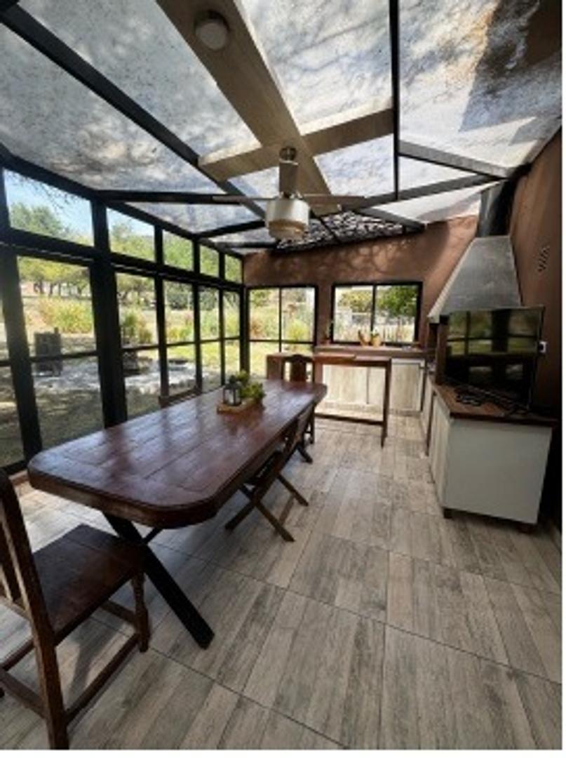 Casa en Venta con 4 cocheras