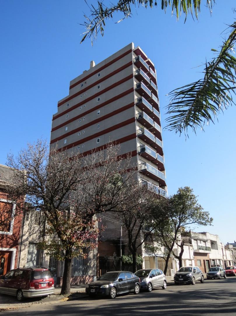 Oportunidad Monoambiente sobre Boulevard 27 de Febrero