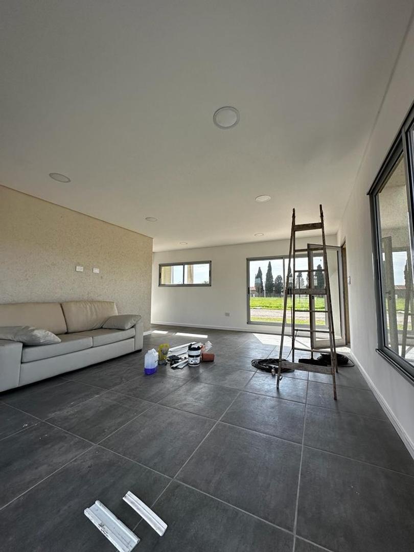 CASA  A ESTRENAR EN VENTA , ALVAREZ !