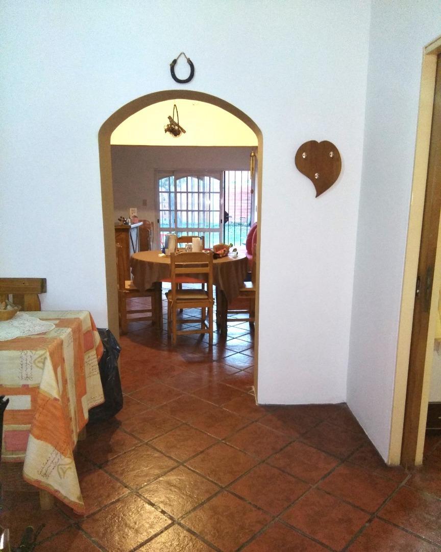 Julian De Casal 1100