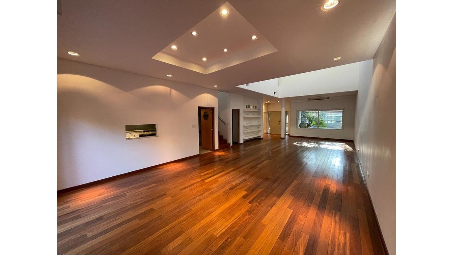 Casa en Alquiler de 3 dormitorios