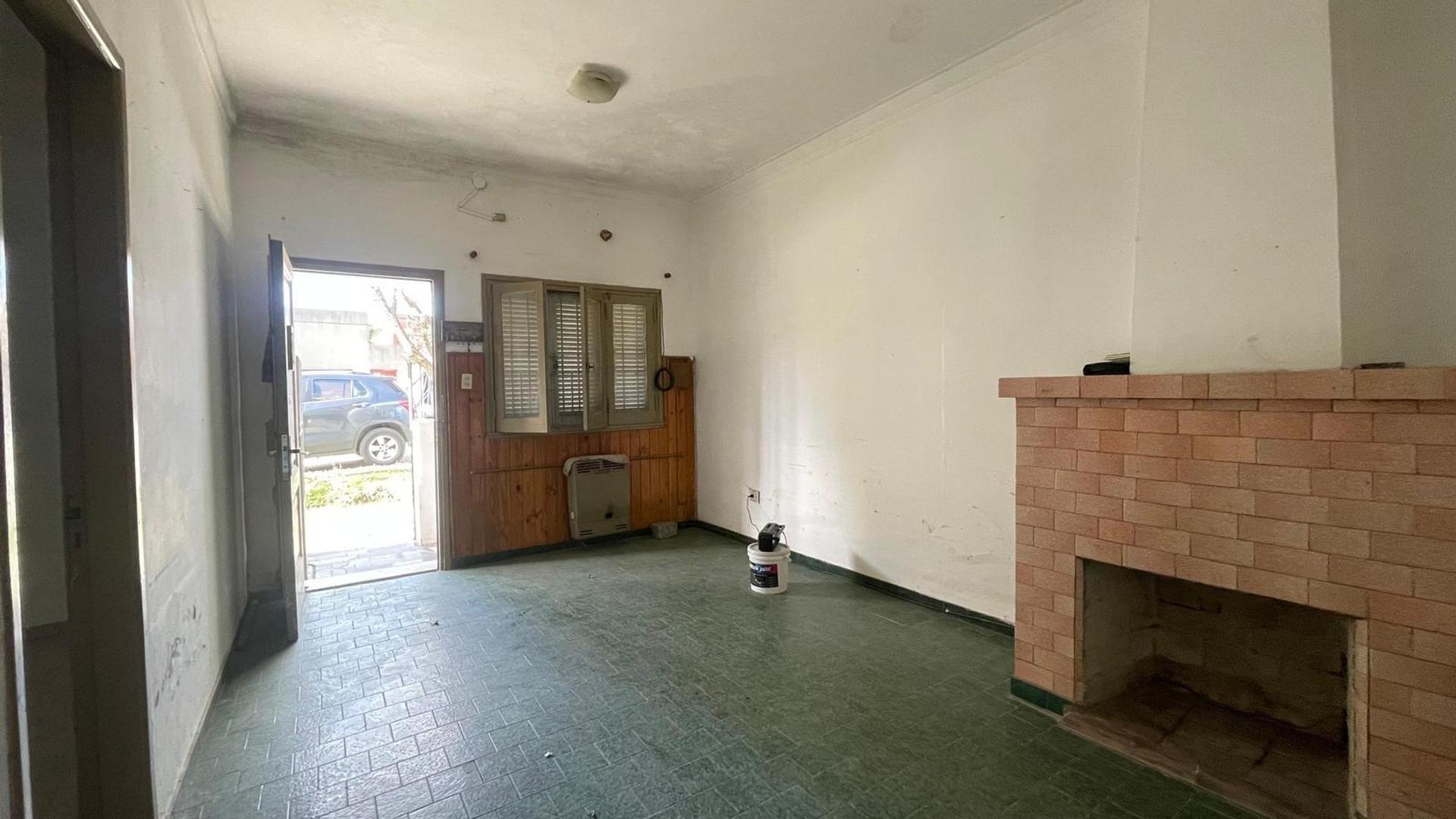 Casa 5 ambientes con 2 baños