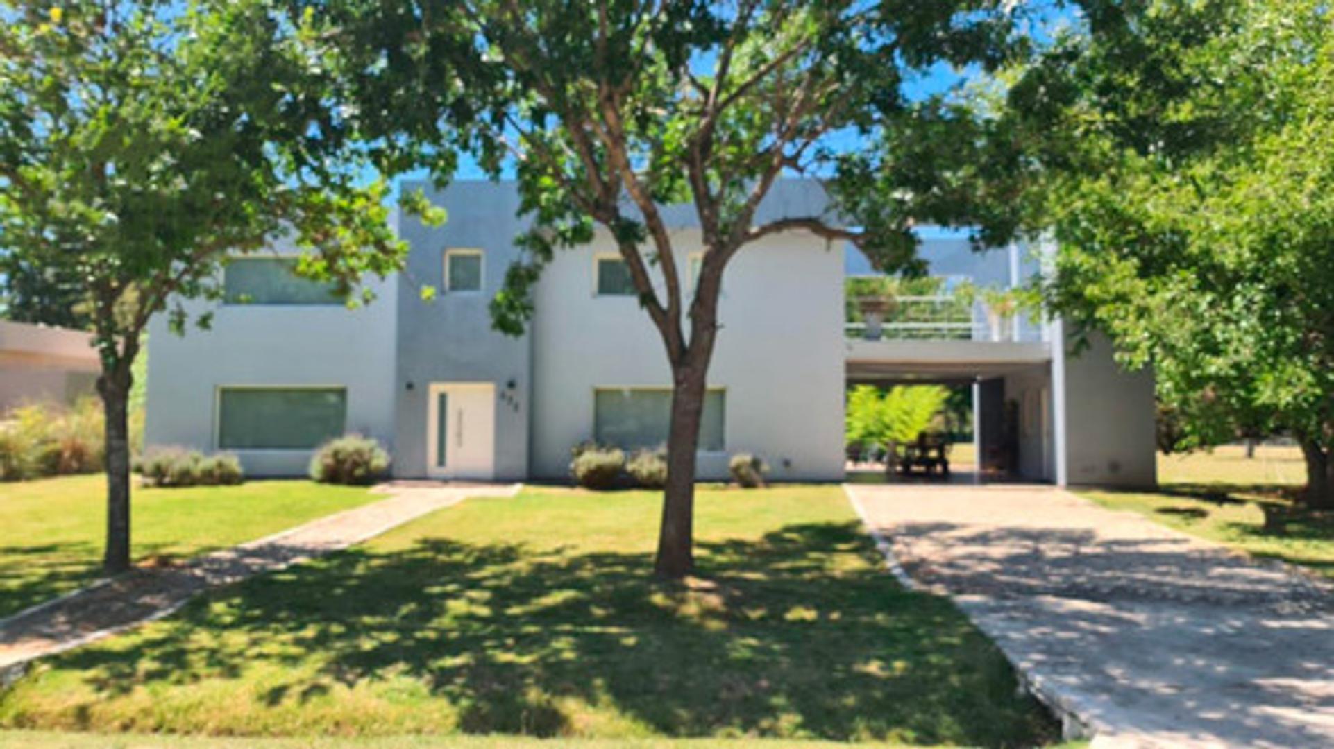 Venta Casa 4 Ambientes En Fincas De San Vicente Chacras