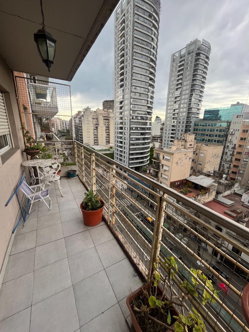 Venta. Dpto 4 amb. Cochera. Baulera. Santa Fe y Bonpland.