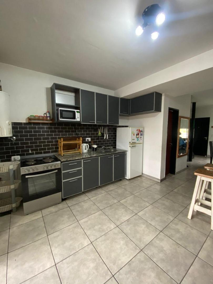 Casa en Alquiler con 2 cocheras