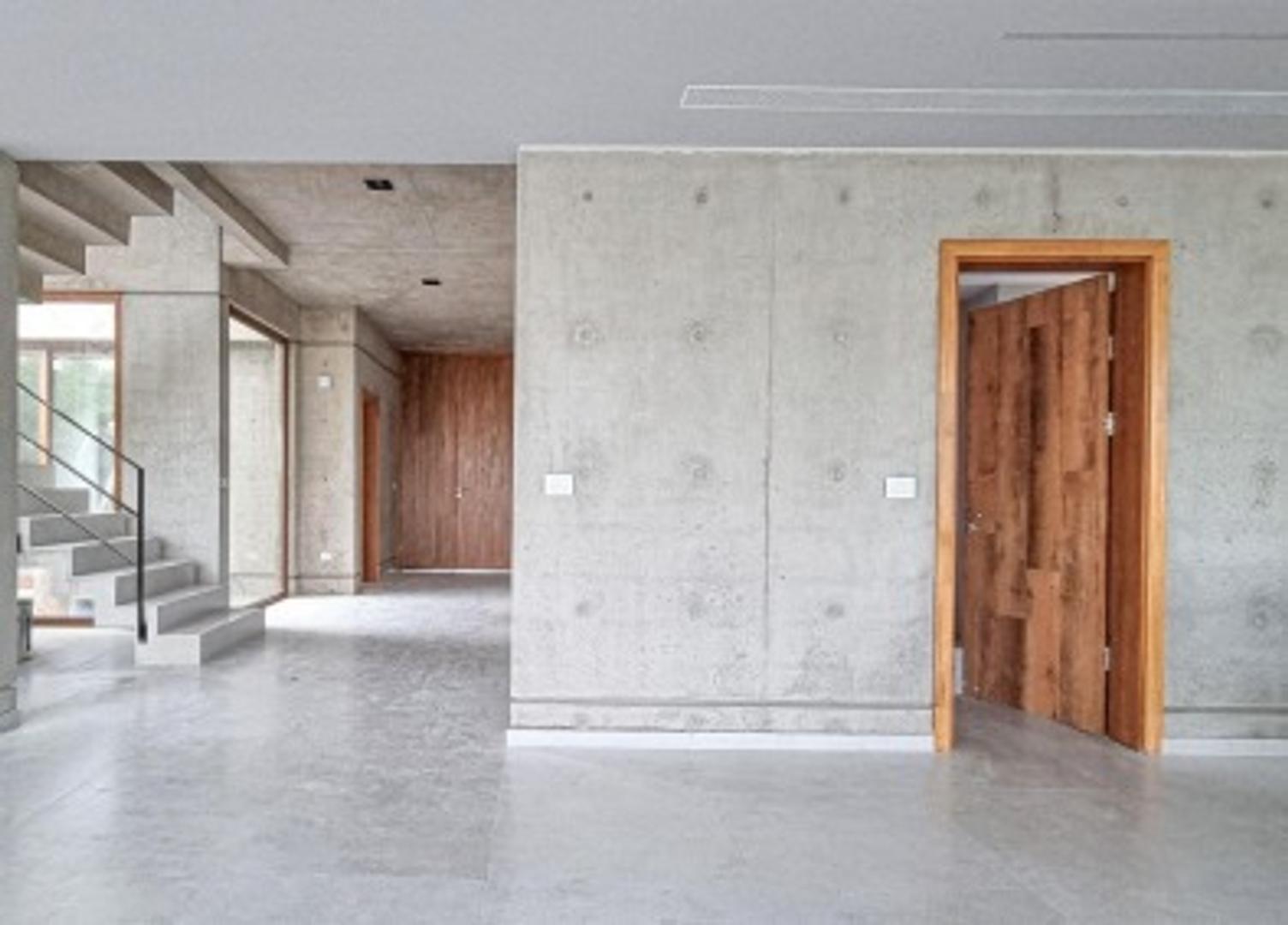 Casa 6 ambientes con 5 baños