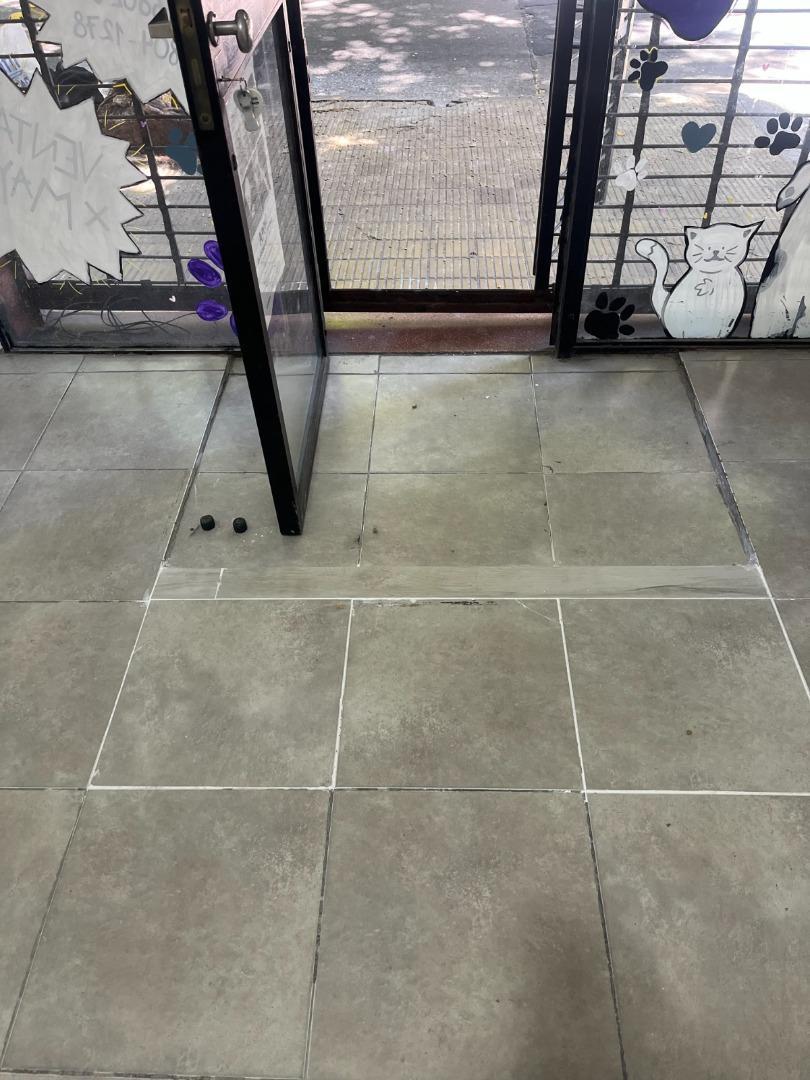 LOCAL METROS AV. Y CENTRO COMERCIAL - APTO VARIOS DESTINOS