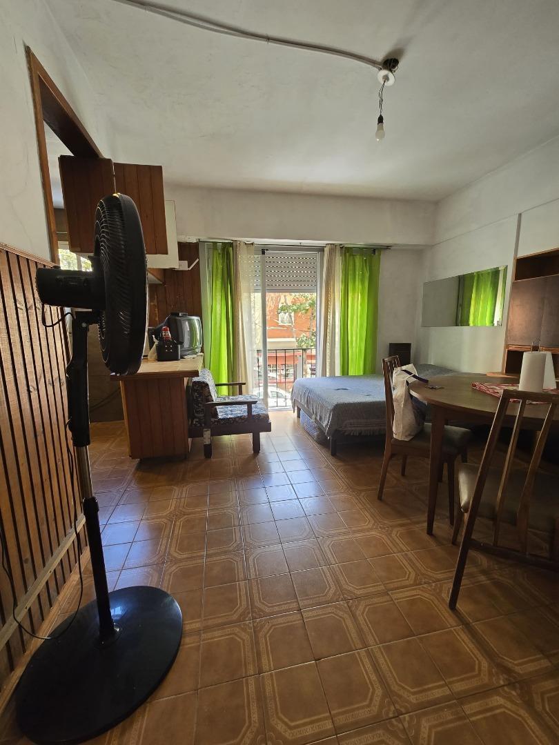 Sarmiento 2600, Piso 1