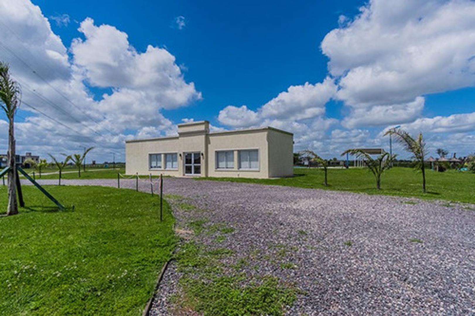 Venta Lote En Barrio Privado  Laguna Azul - Carlos Spegazzin