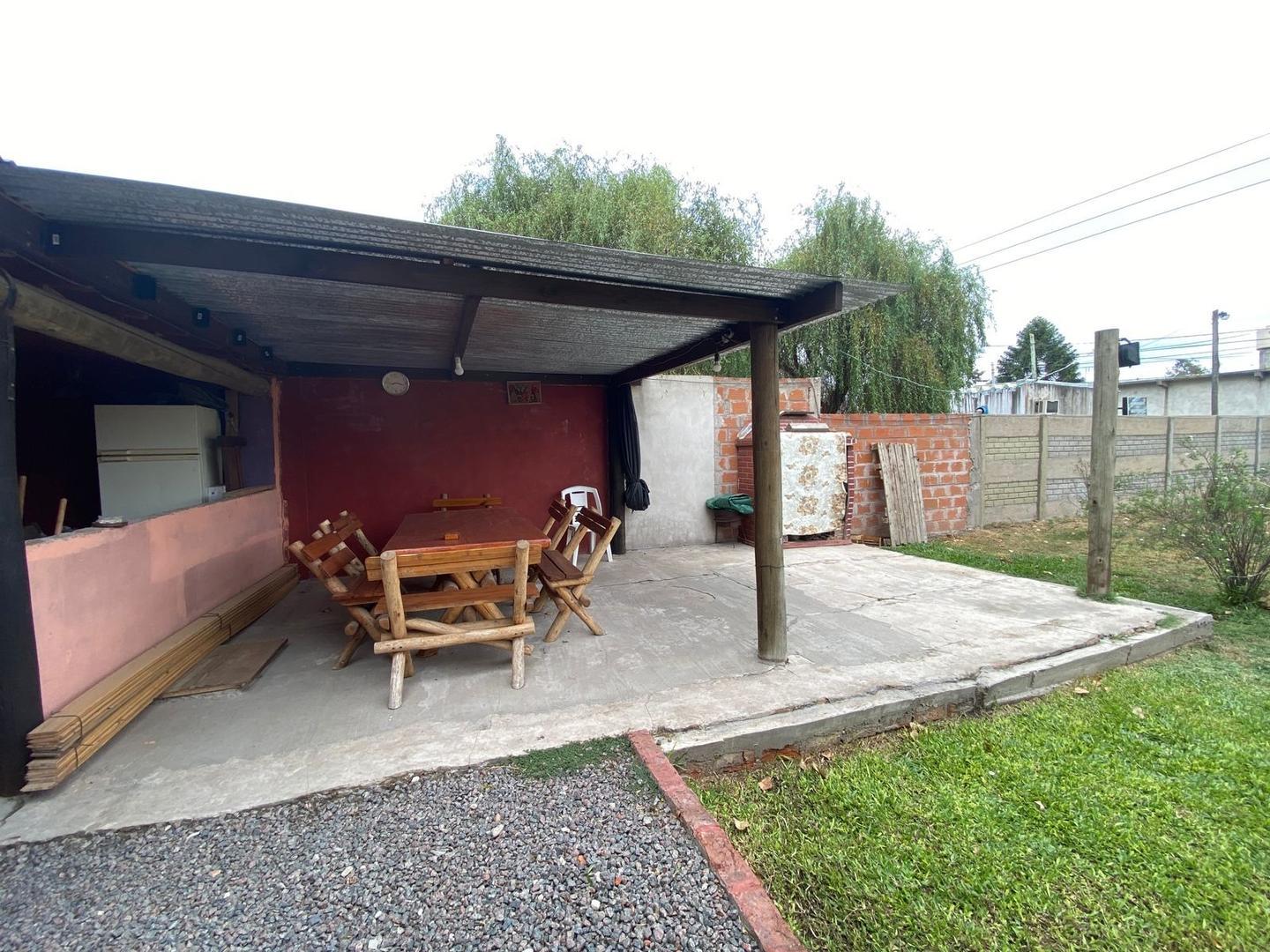 Casa en Venta con 2 cocheras