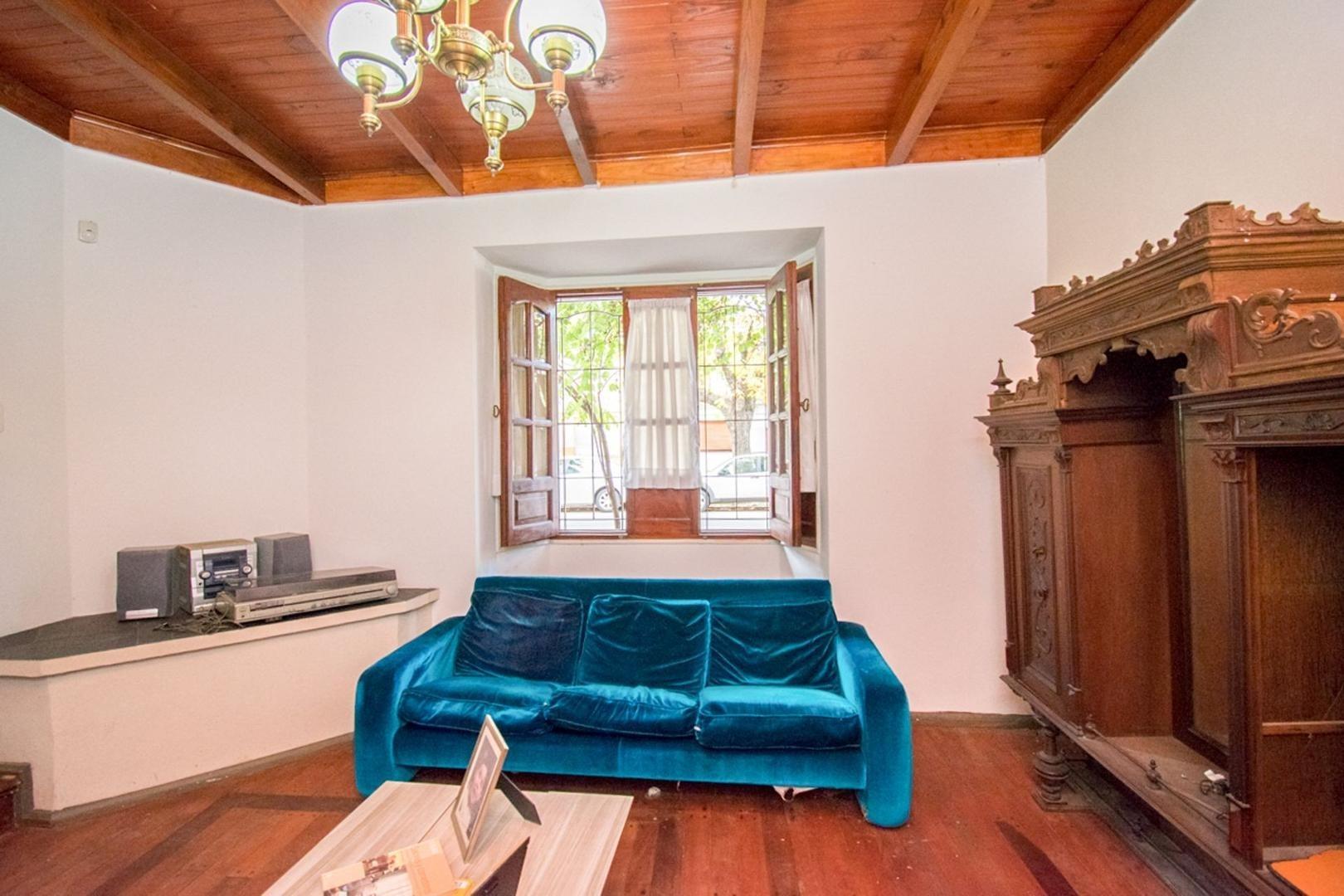 Casa 4 ambientes con 5 baños