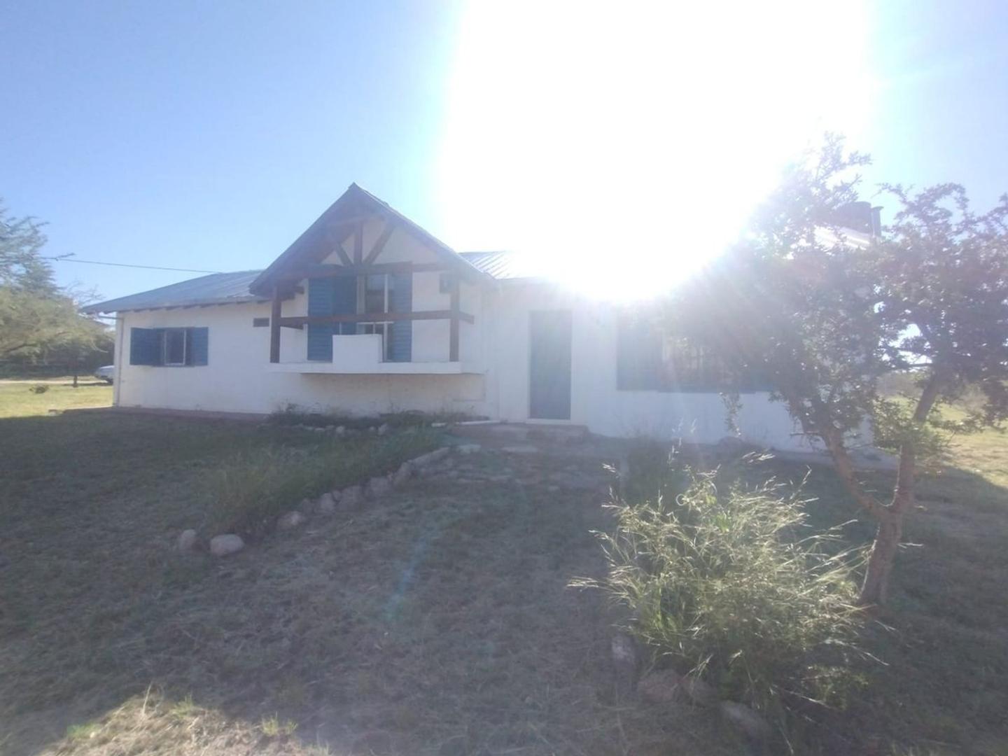 Casa 6 ambientes con 1 baño